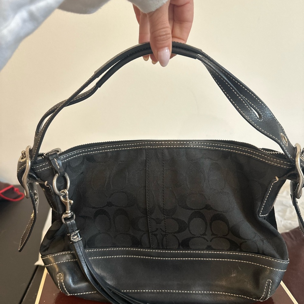 Coach Black Shoulder Bag with Structured Design and Silver Hardware - Picture 5 of 16